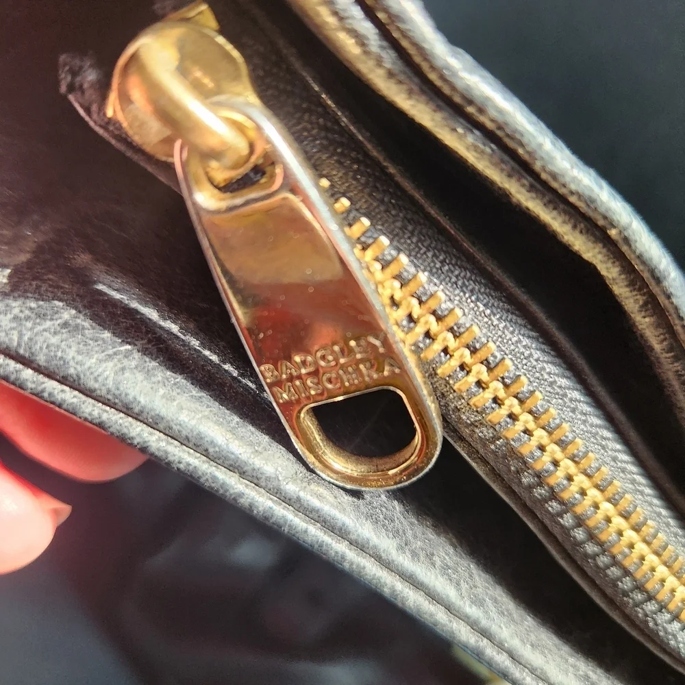 Badgley Mischka‎ Black Leather Shoulder Bag Gold Chain Strap & Hardware